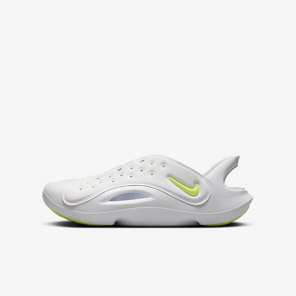 Boys nike beach shoes deals